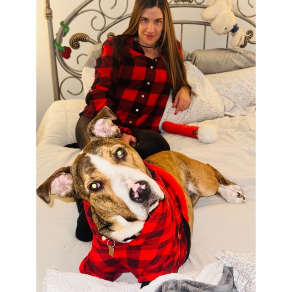 Meet your Posher, Gina Marie🐝 - Picture 3 of 16